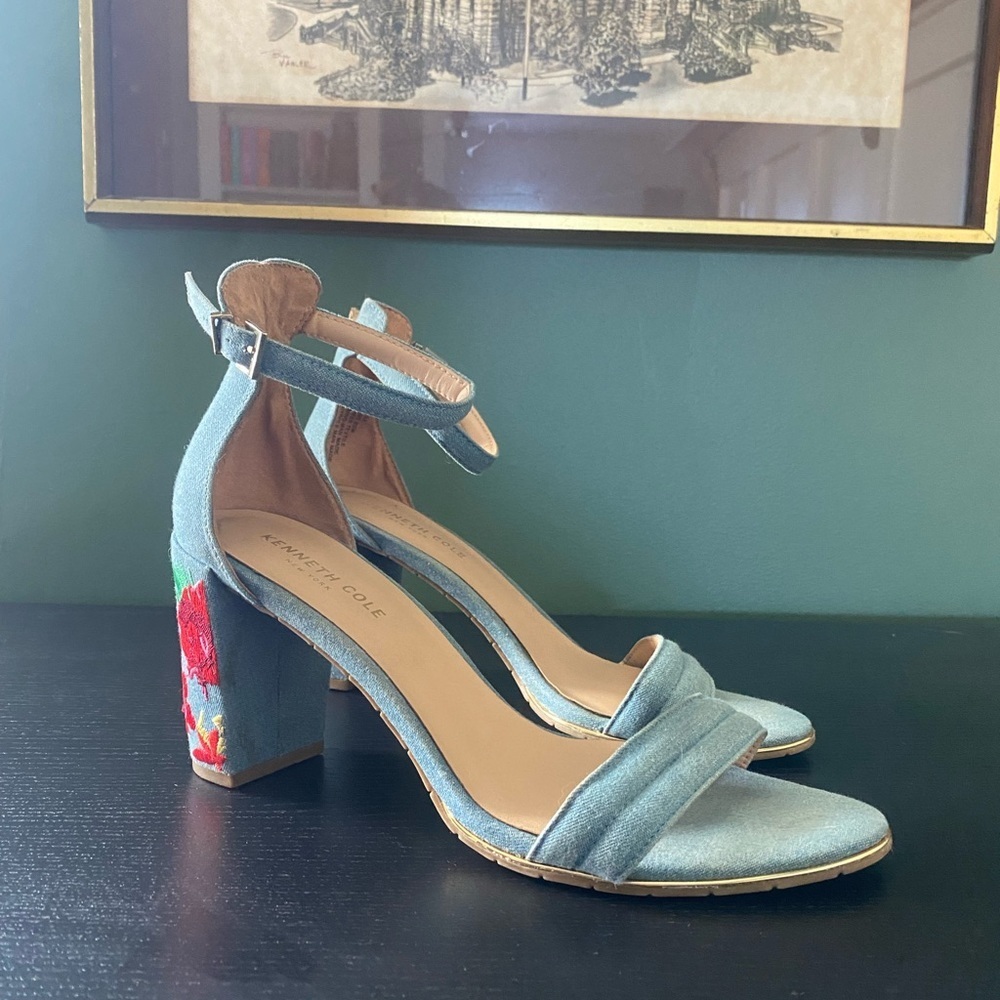 Kenneth Cole | Lisa Embroidered Heel - Picture 1 of 6